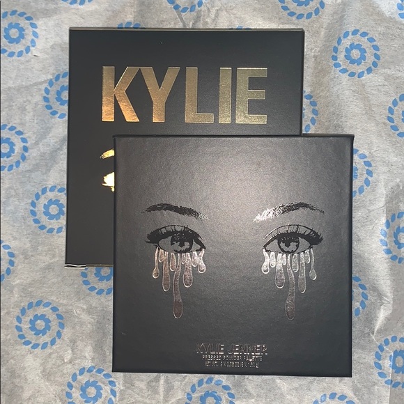 Kylie Cosmetics Other - ⭐️HP⭐️KYLIE COSMETICS Sorta Sweet Palette Kyshadow